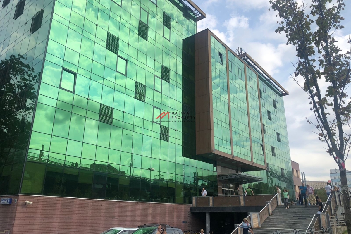 Продажа торгового помещения с арендатором в БЦ "Барклай плаза"