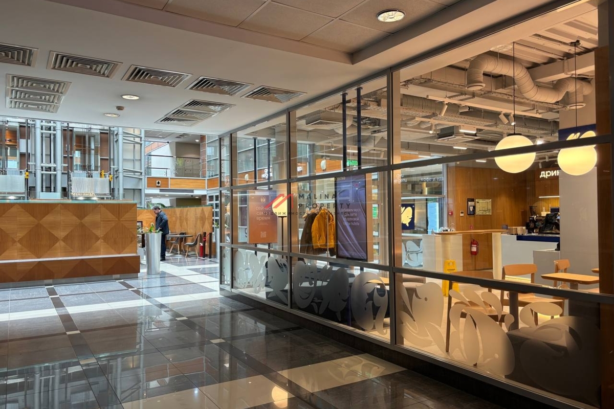 Продажа торгового помещения с арендатором в БЦ "Барклай плаза"