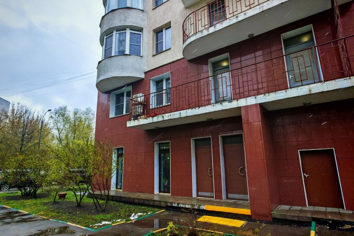 Продажа нежилого помещения с арендатором