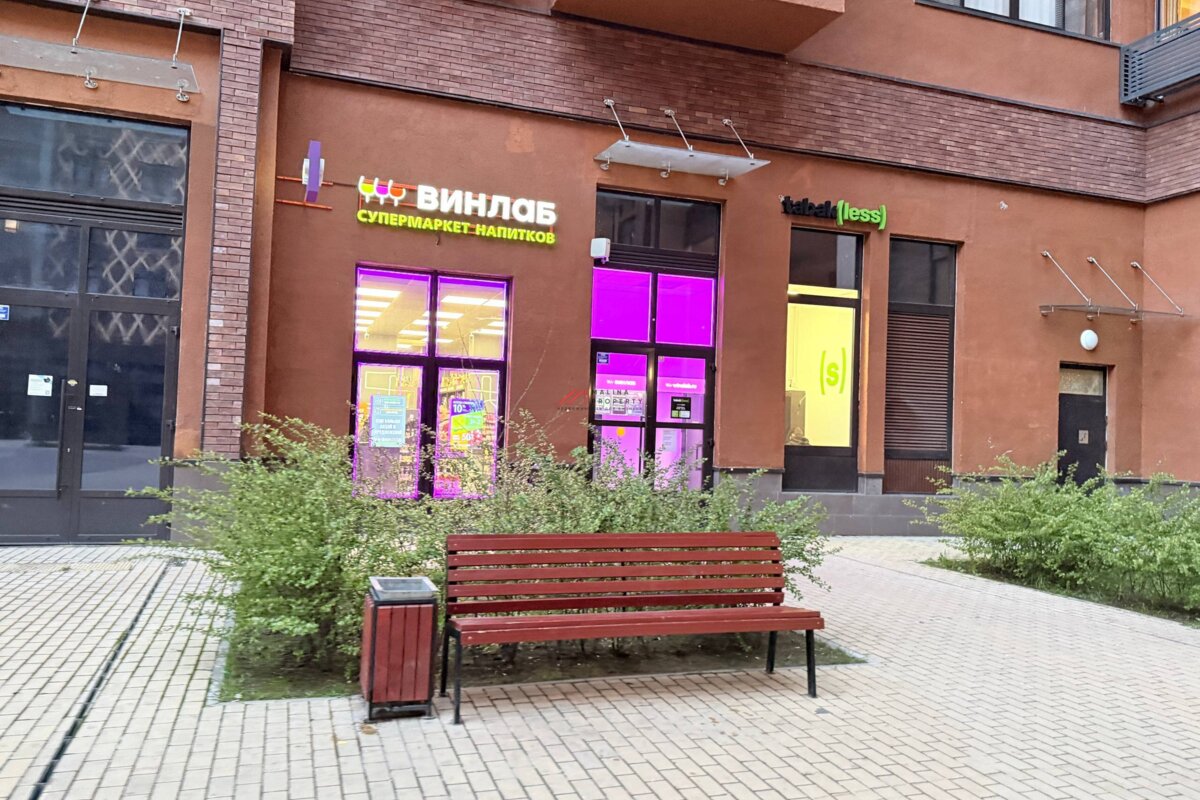 Продажа торгового помещения в ЖК "Римский"