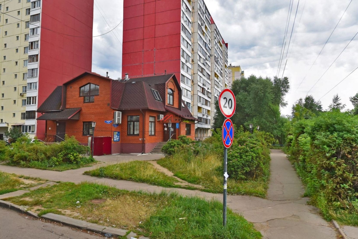 Продажа здания с арендаторами в г. Лобня