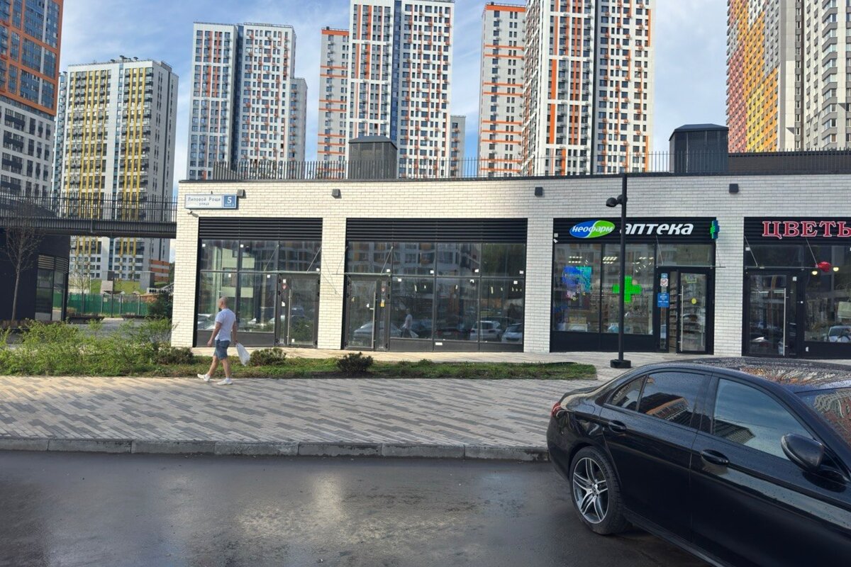 Продажа торгового помещения в ЖК "Спутник"