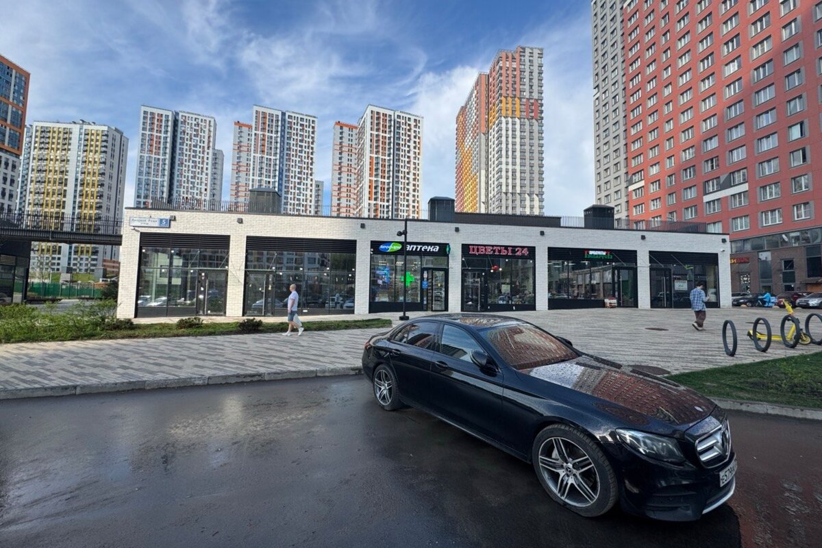 Продажа торгового помещения в ЖК "Спутник"