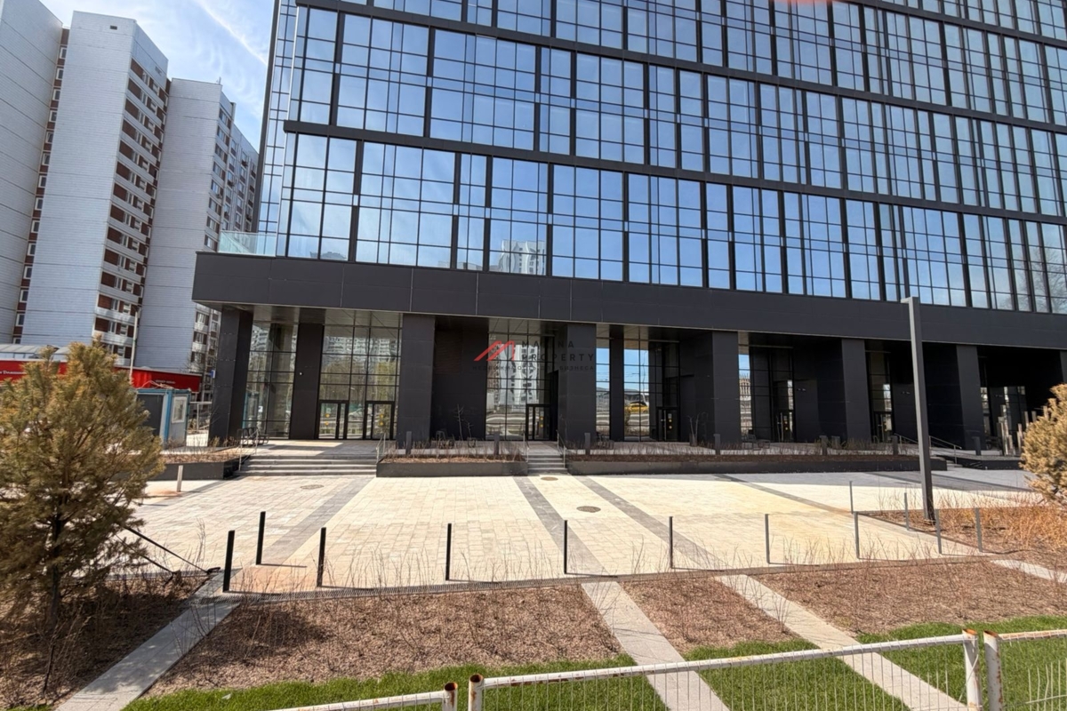Продажа помещения на 1-й линии ЖК бизнес класса