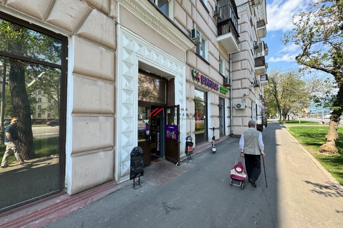 Продажа  помещения с арендатором "Винлаб" на Велозаводской