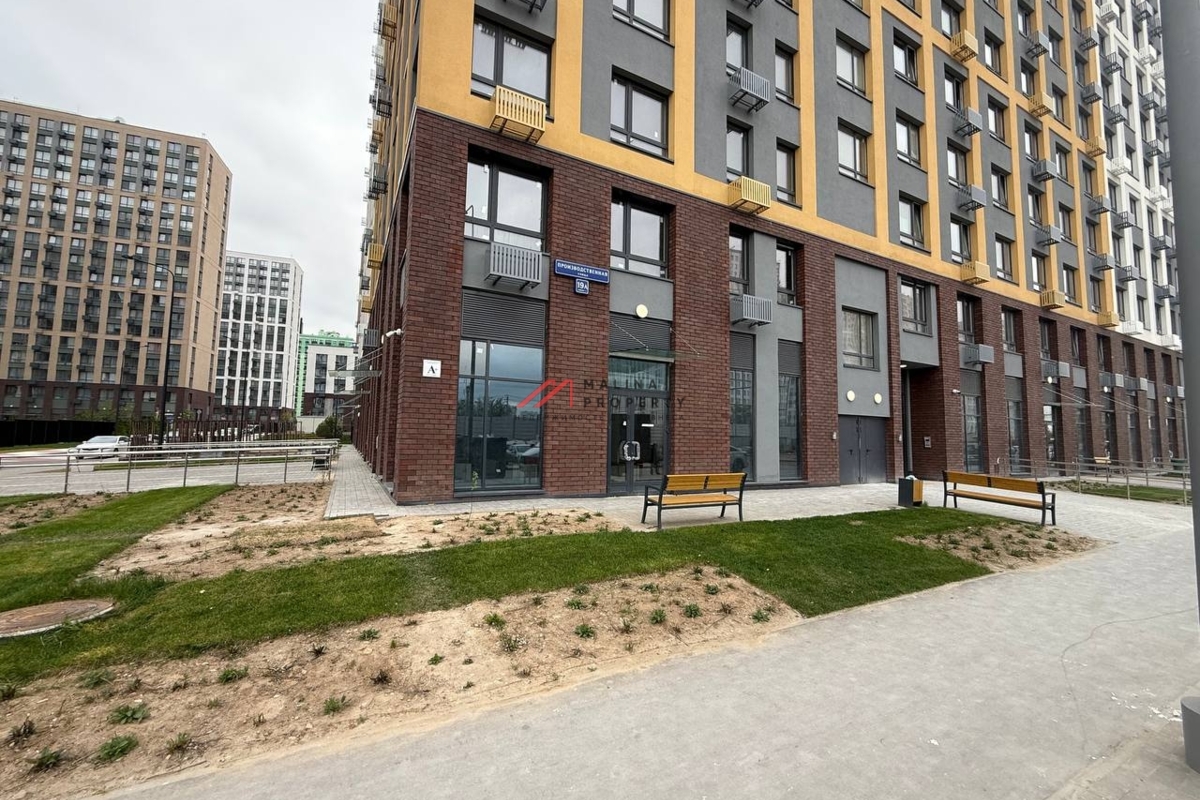 Продажа углового торгового помещения в ЖК Лучи-2
