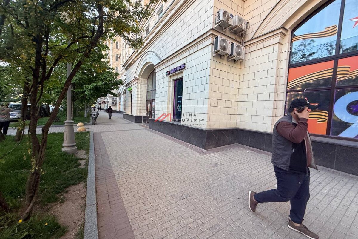 Продажа нежилого помещения с арендаторами 