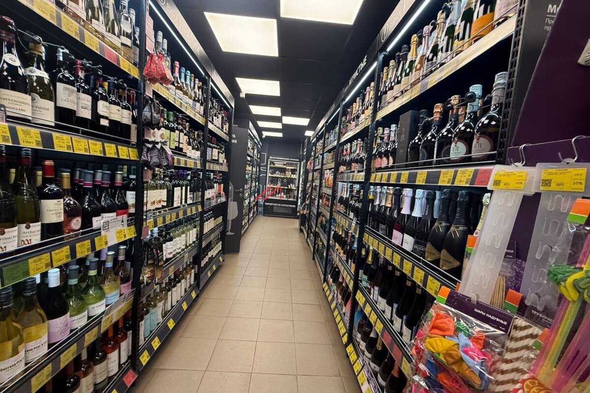 Продажа нежилого помещения с арендаторами 