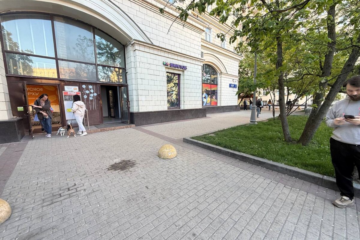 Продажа нежилого помещения с арендаторами 