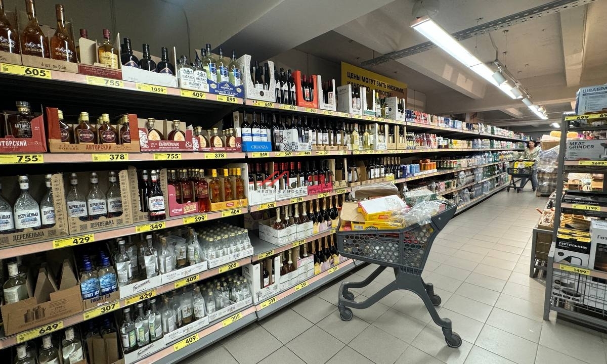 Продажа торгового помещения с арендаторами 