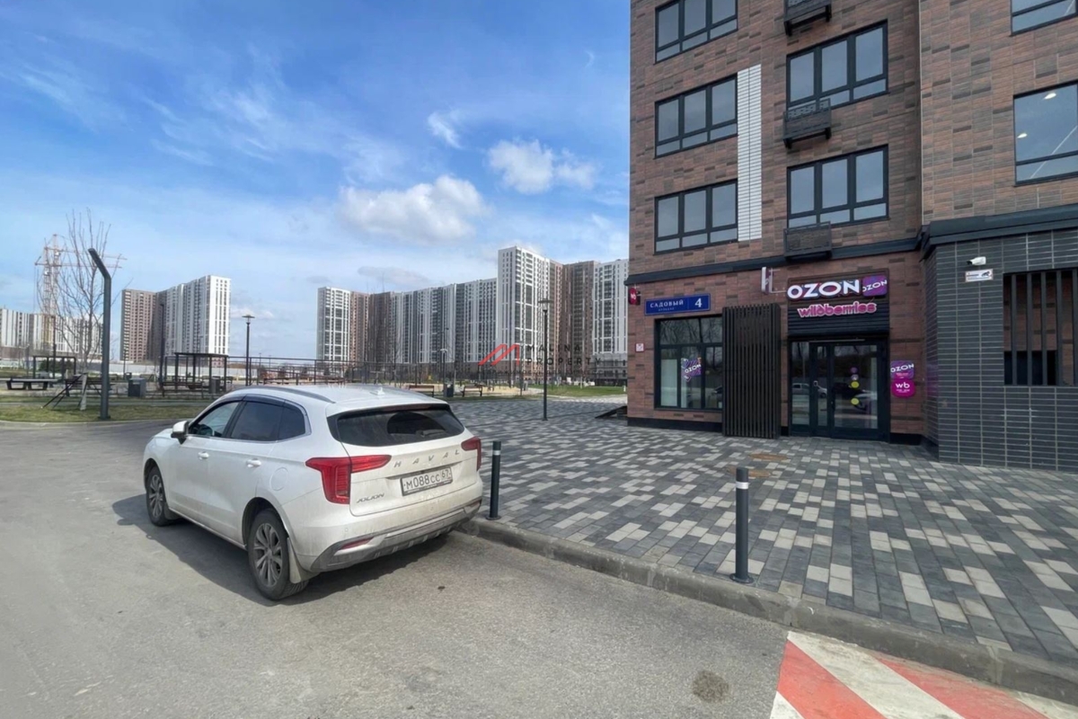Продажа торгового помещения с арендатором  в ЖК "1-й Южный" 