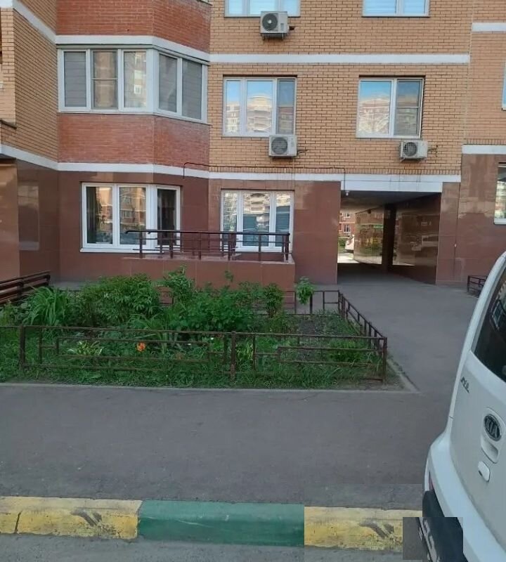 Продажа помещения с арендатором в ЖК "Зелёные аллеи" 