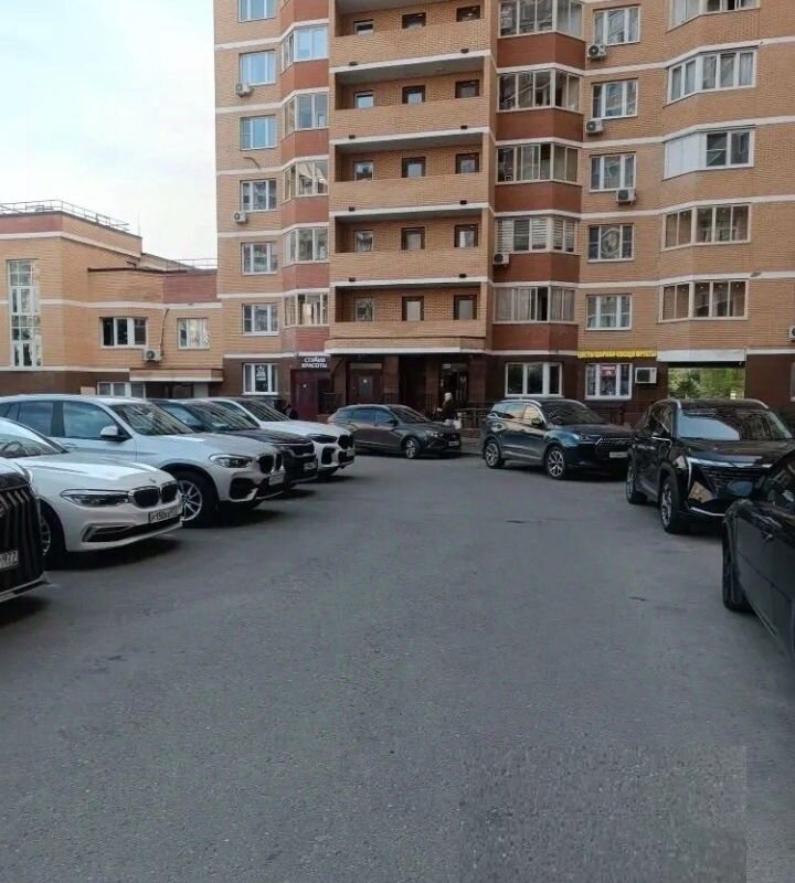 Продажа помещения с арендатором в ЖК "Зелёные аллеи" 