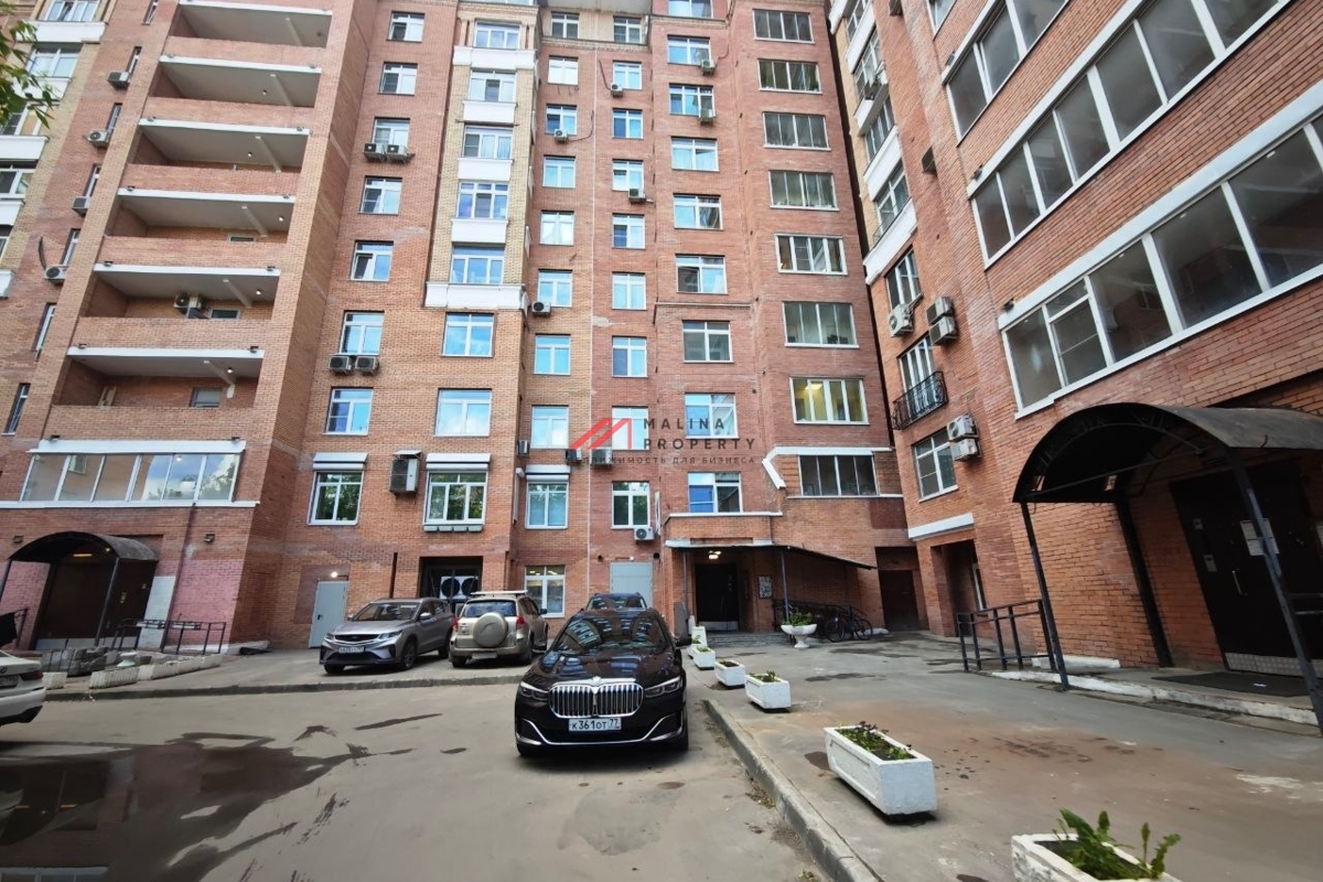 Продажа торгового помещения с магазином "Дикси"