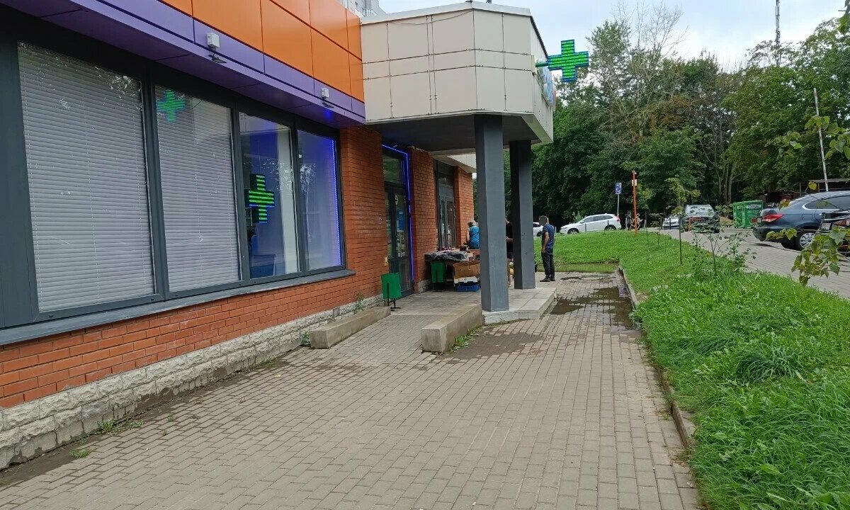 Аренда торгового помещения  рядом с Дикси 