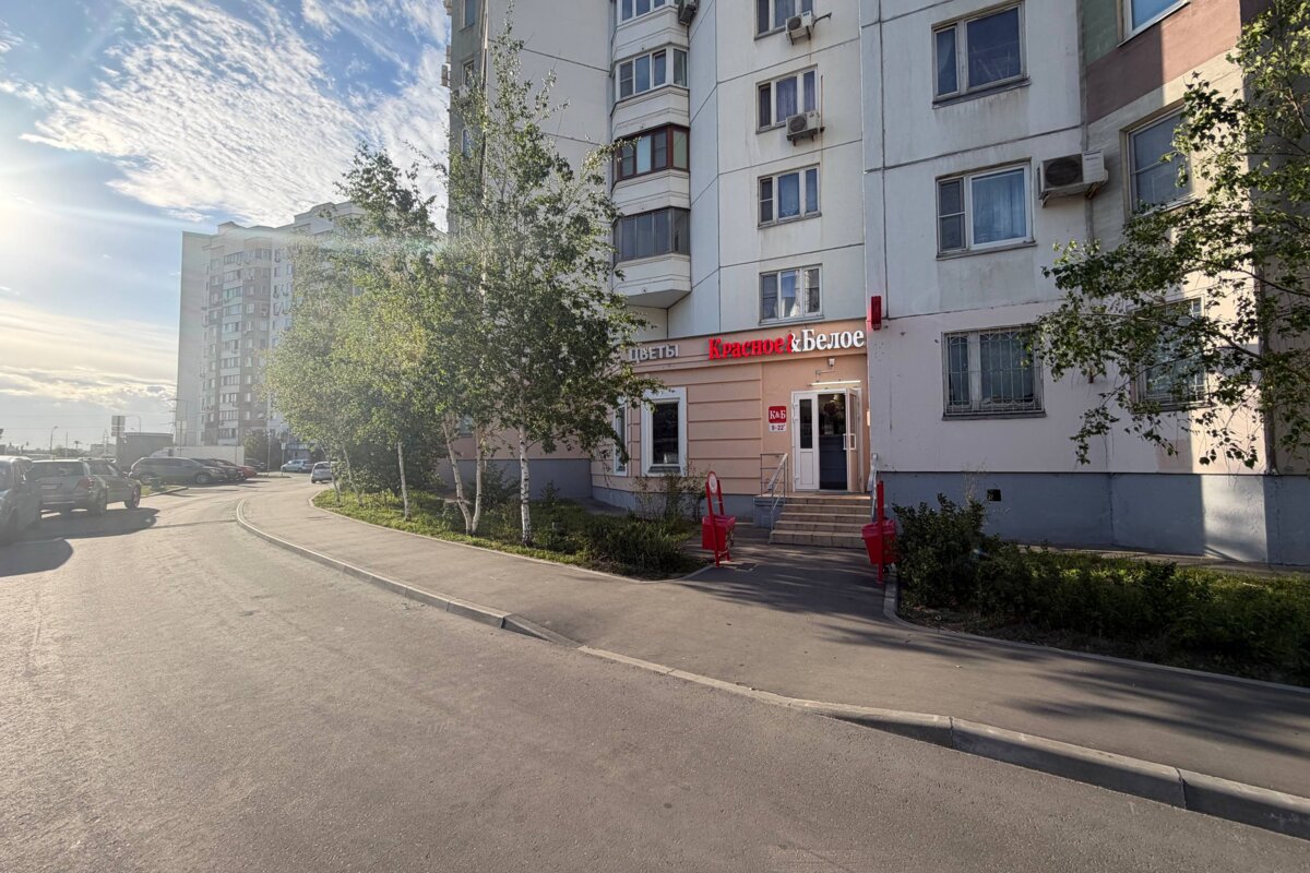 Продажа помещения с арендатором Красное и Белое