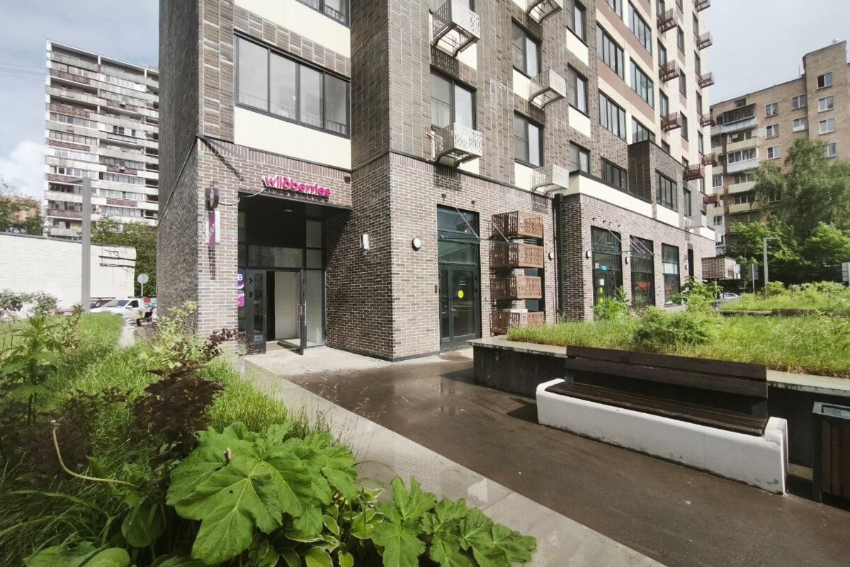 Продажа помещения с "Wildberries" в новом доме в Москве