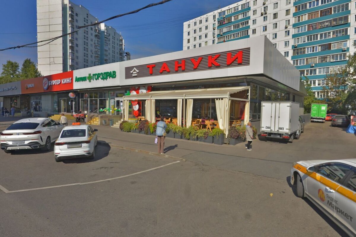 Продажа торгового здания с арендаторами у м. Строгино