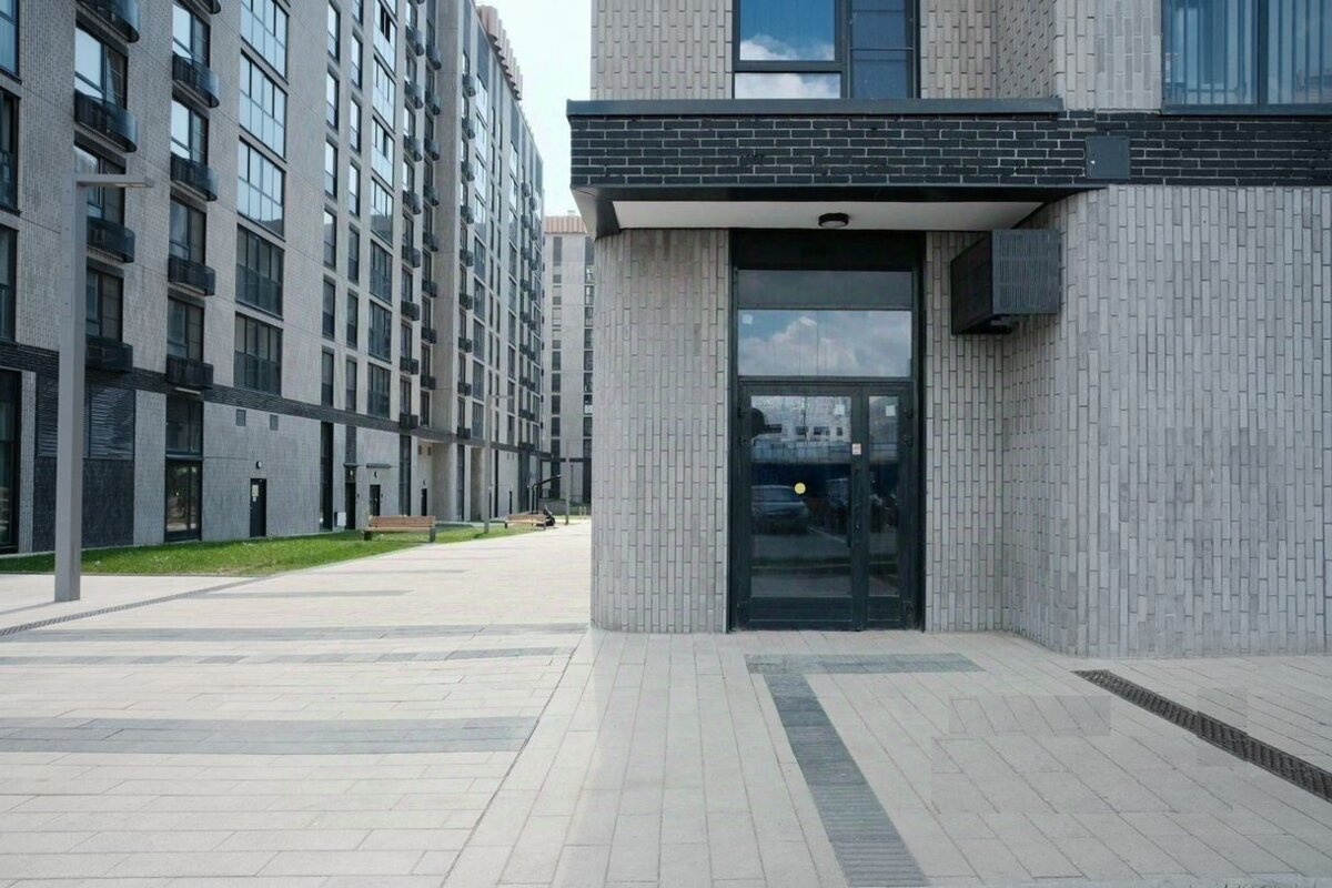 Продажа торгового помещения в новом доме
