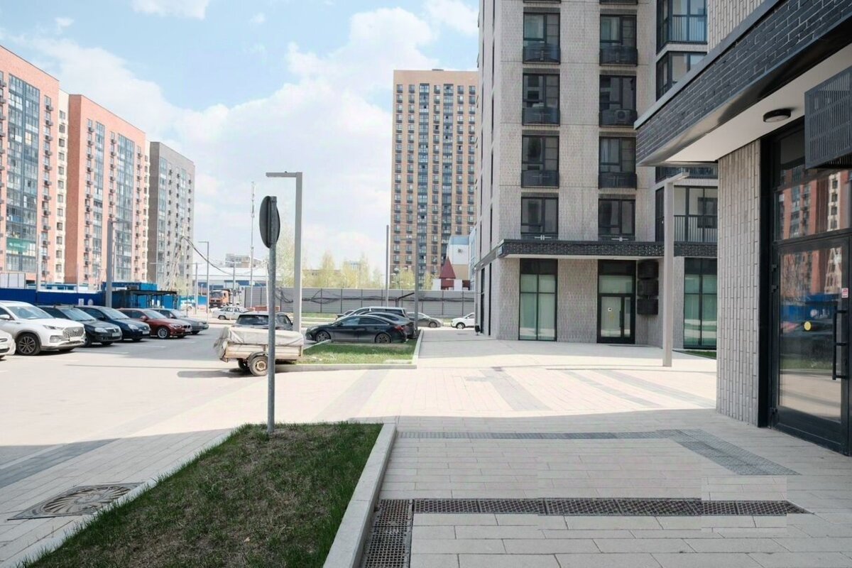Продажа торгового помещения в новом доме