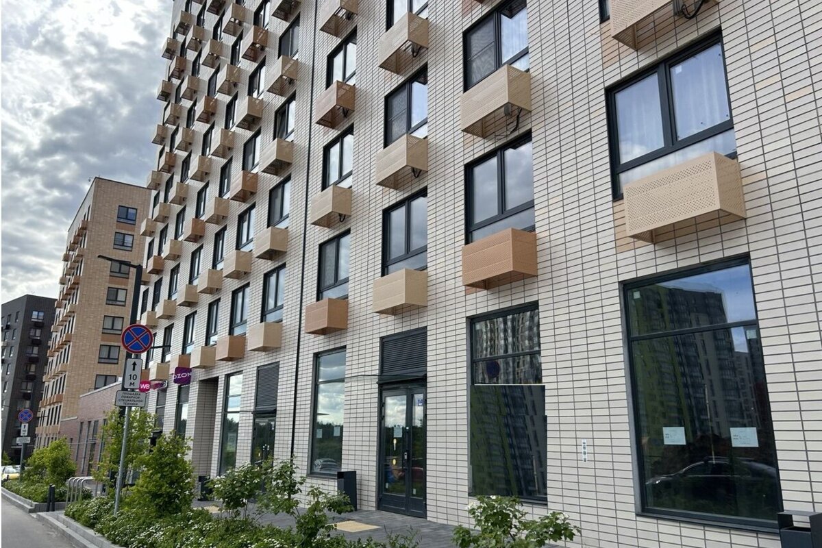 Продажа торгового помещения в ЖК "Середневский Лес" 