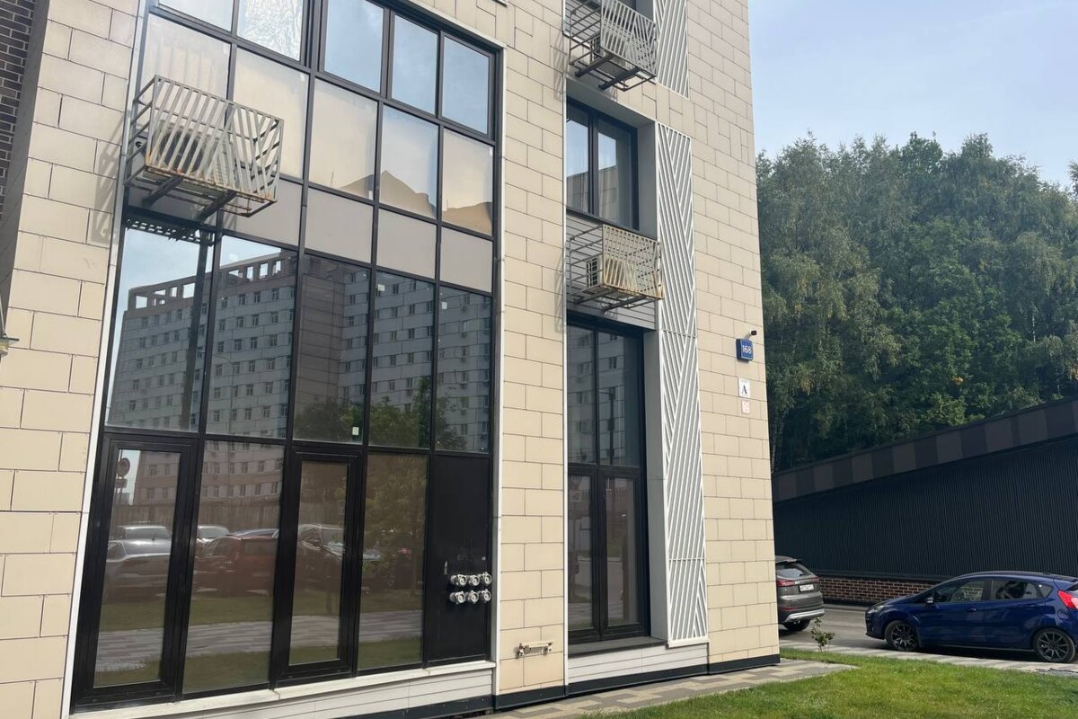 Продажа торгового помещения в ЖК Лесопарковая