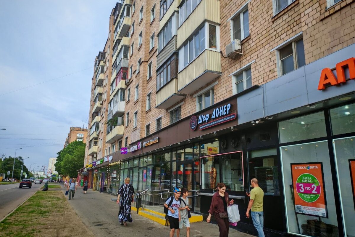 Продажа помещения с магазином Винлаб на Лобненской улице