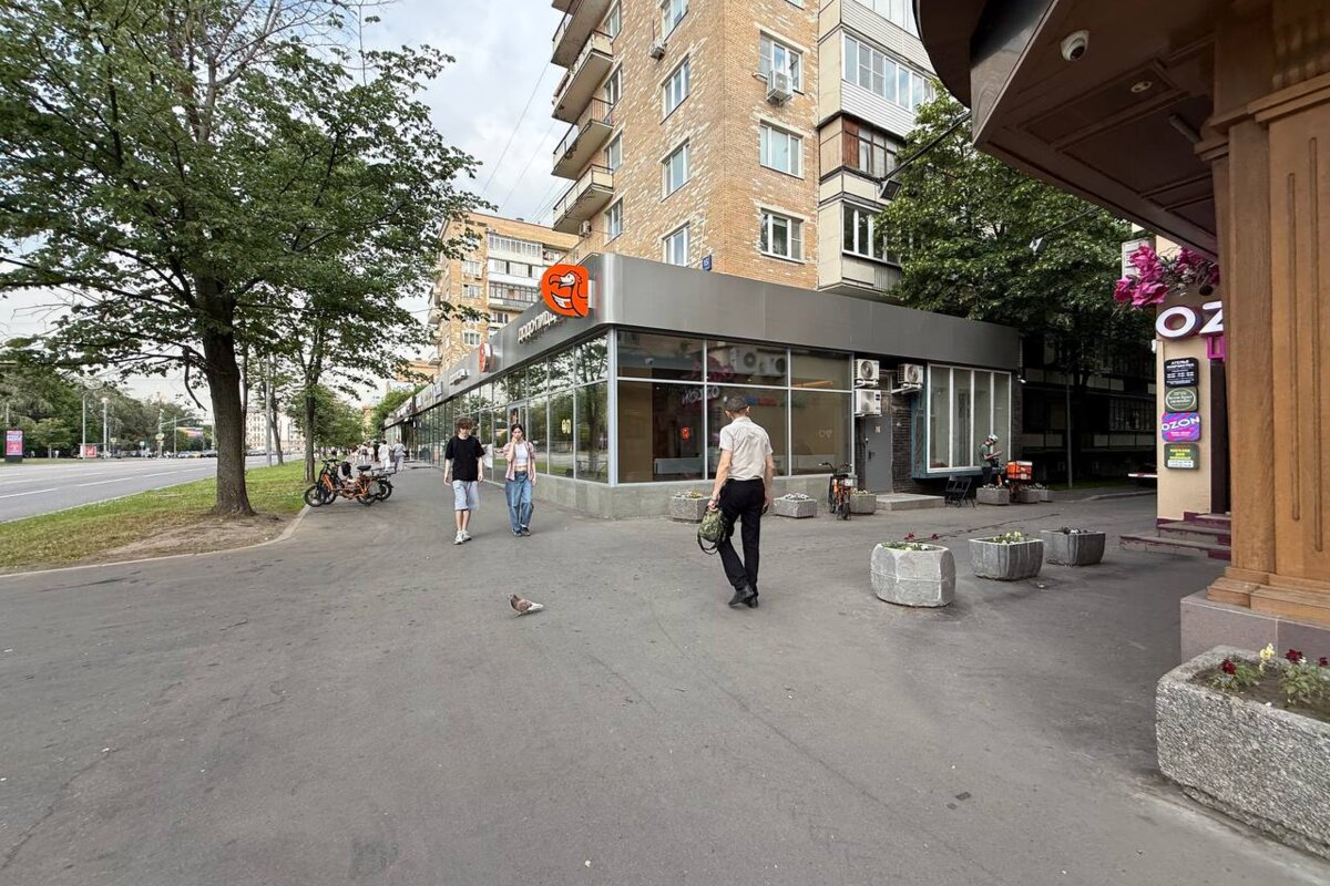 Продажа торгового помещения с сетевыми арендаторами 