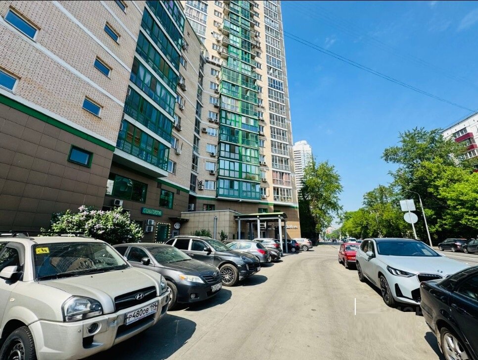 Продажа торгового помещения на Бажова