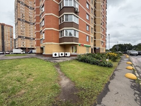 Продажа помещения с арендатором Красное и Белое