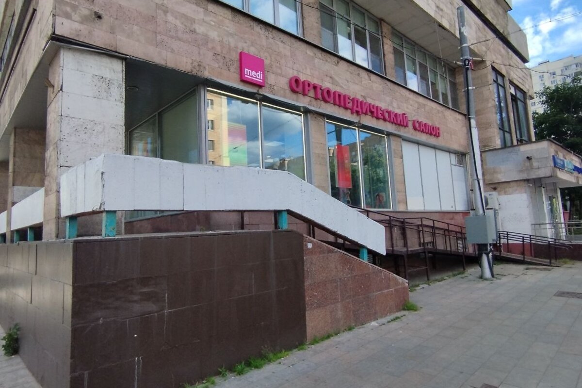 Продажа помещения на выходе из метро Сокольники с арендатором