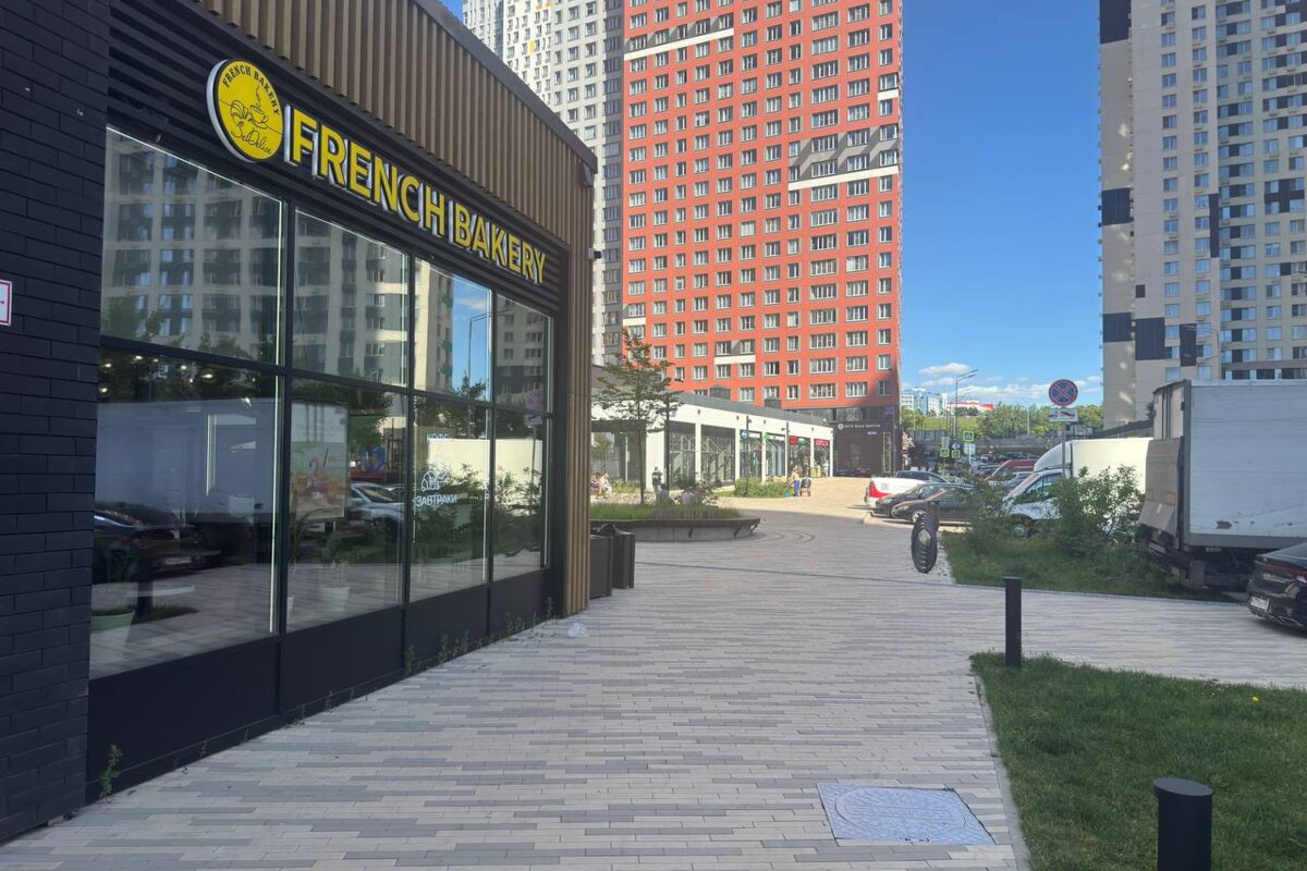 Продажа помещения с арендатором в центре ЖК "Спутник"