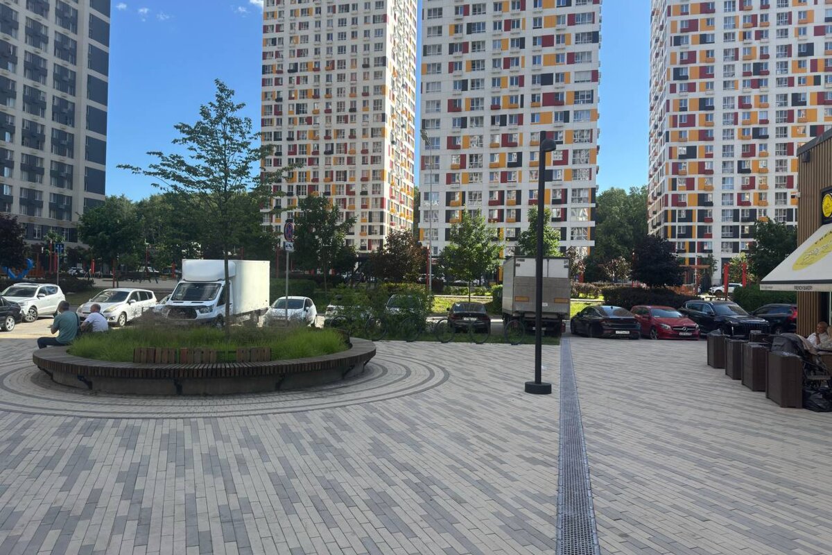 Продажа помещения с арендатором в центре ЖК "Спутник"