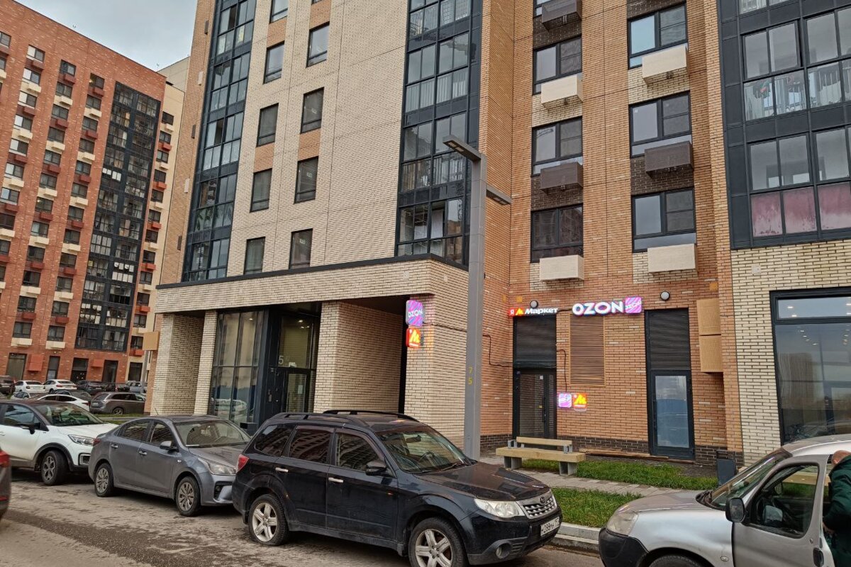 Продажа помещения рядом с метро Локомотив в новом доме