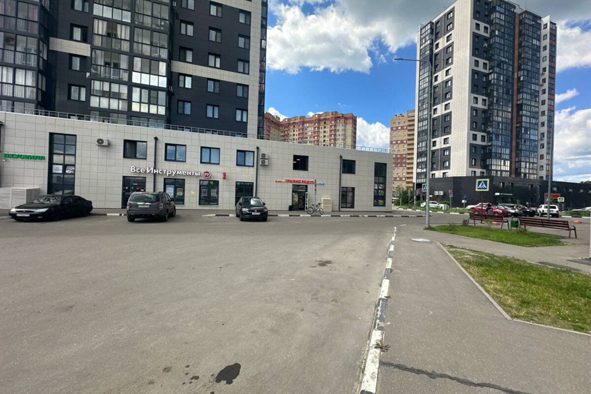 Продажа помещения с арендатором Улыбка Радуги