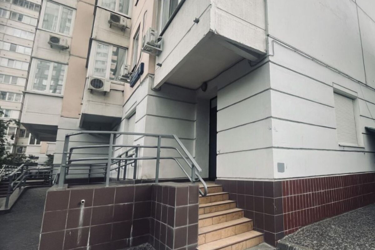 Продажа коммерческого помещения на ул. Академика Анохина