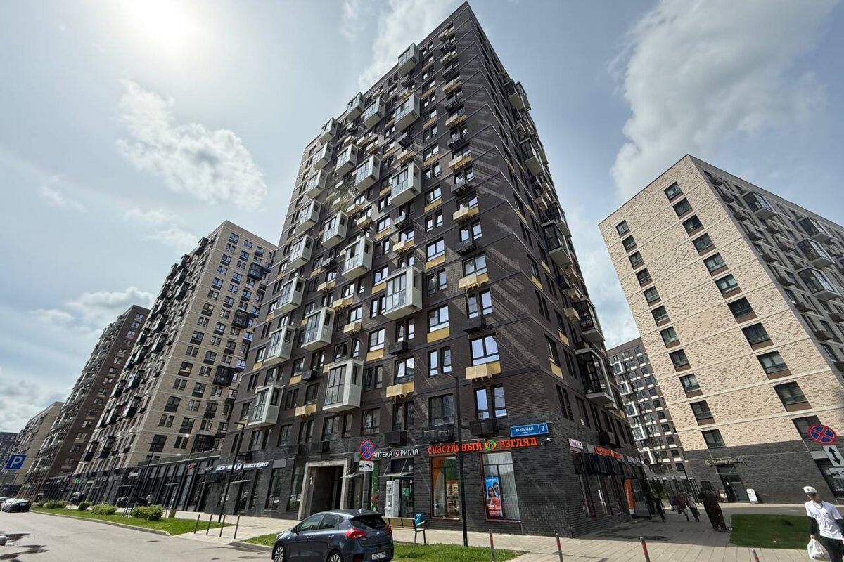 Продажа помещения с арендаторами в "ЖК Большое Путилково" 