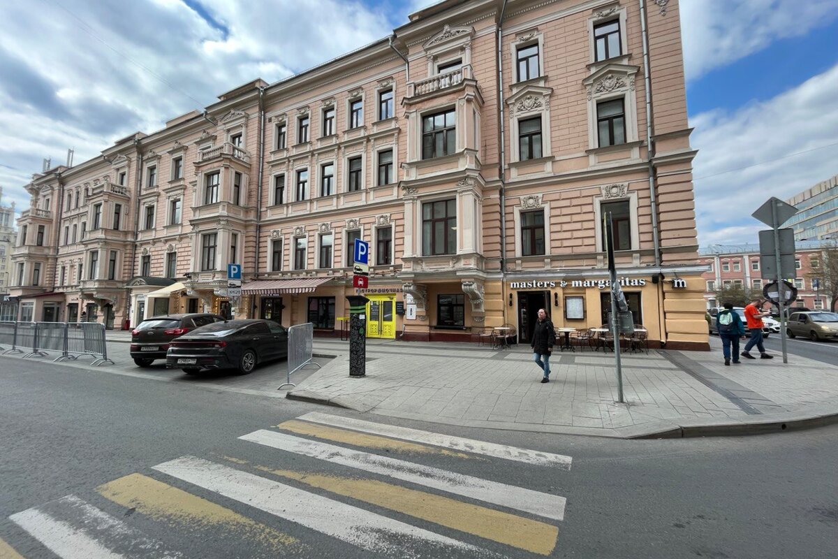 Продажа помещения с арендатором ресторан на Маяковской