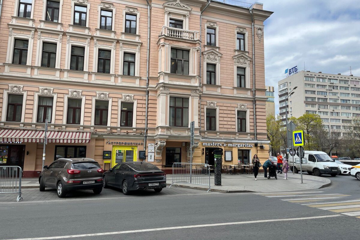 Продажа помещения с арендатором ресторан на Маяковской