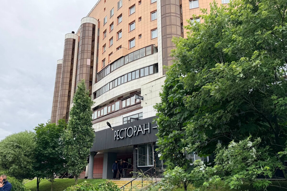Продажа помещения с арендаторами в "Серебряный Берег" 