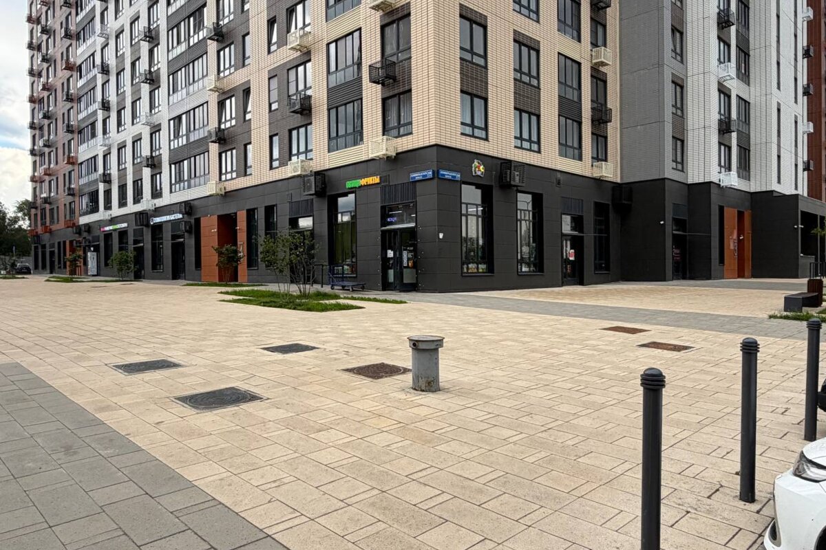 Продажа торгового помещения в ЖК "1-й Ленинградский" 