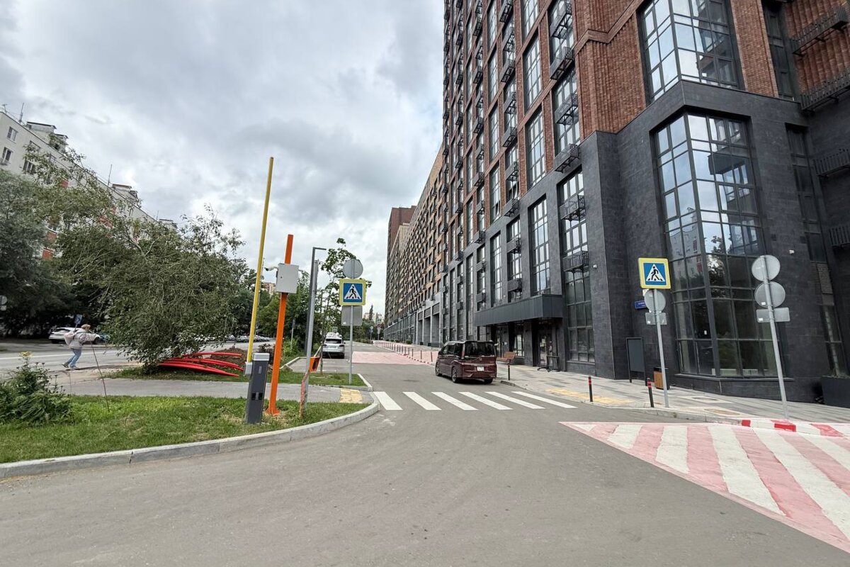 Продажа помещения на трафике с арендатором "Здрасте"