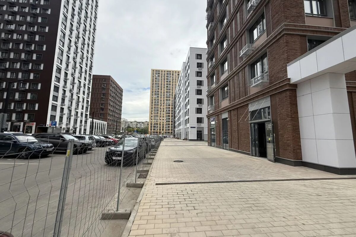 Продажа торгового помещения в ЖК "Сиреневый парк" 