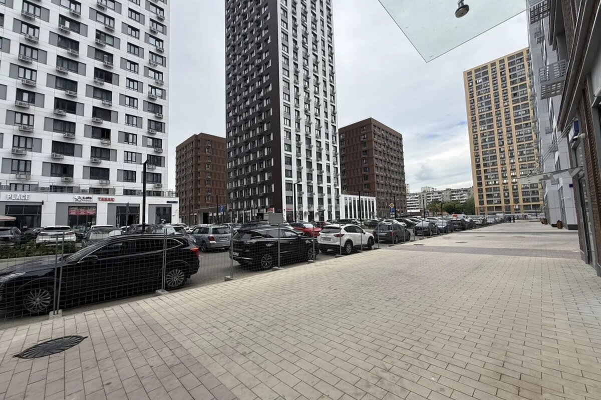Продажа торгового помещения в ЖК "Сиреневый парк" 