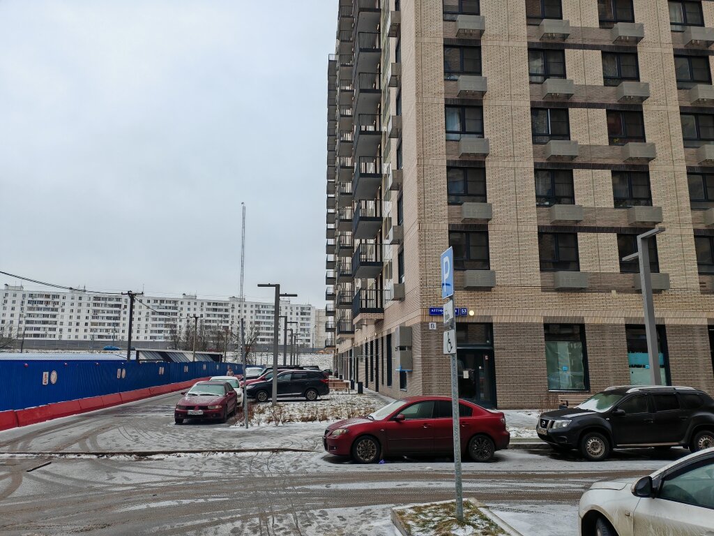 Продажа торгового помещения в новом доме