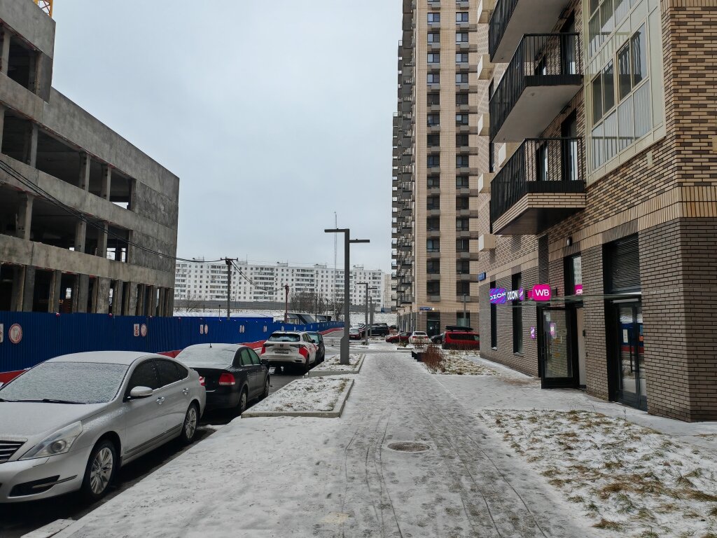 Продажа торгового помещения в новом доме