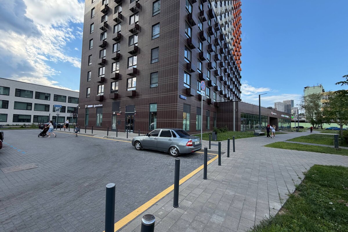 Продажа торгового помещения в ЖК "Полярная 25"