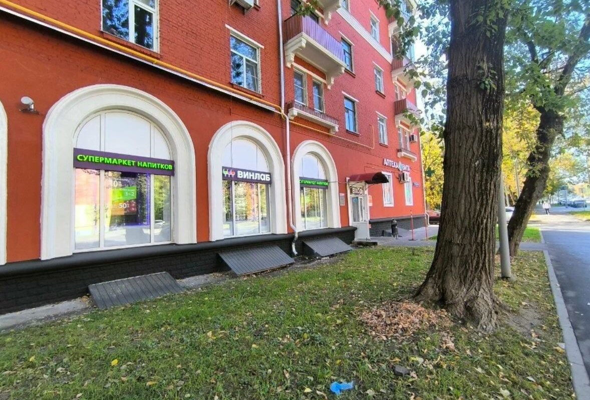 Продажа помещения с арендатором магазин "Винлаб" у м. Филевский парк