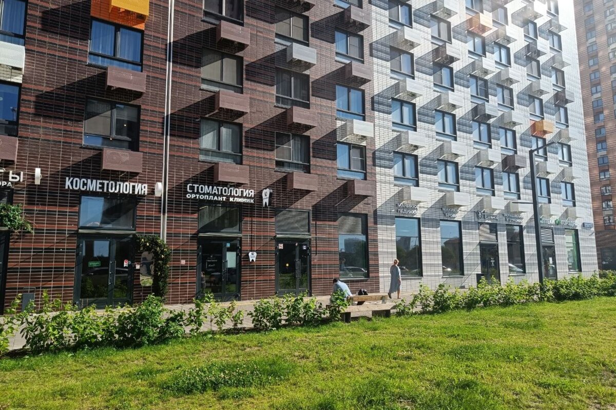 Аренда торгового помещения в ЖК "Амурский парк" 