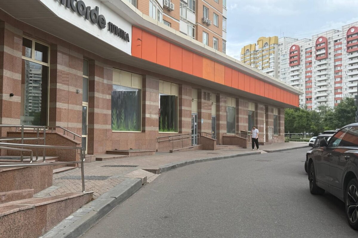 Аренда торгового помещения у метро Раменки